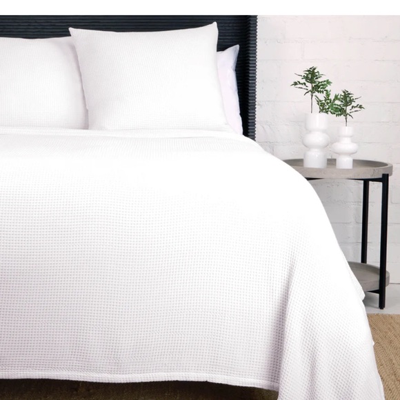 Pom Pom At Home Nantucket White Matelassé Coverlet King NEW $391